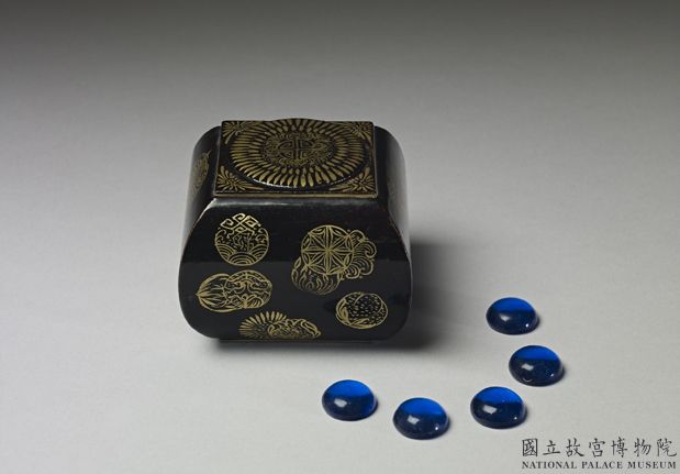 清 玻璃圍棋子 附黑漆描金棋罐